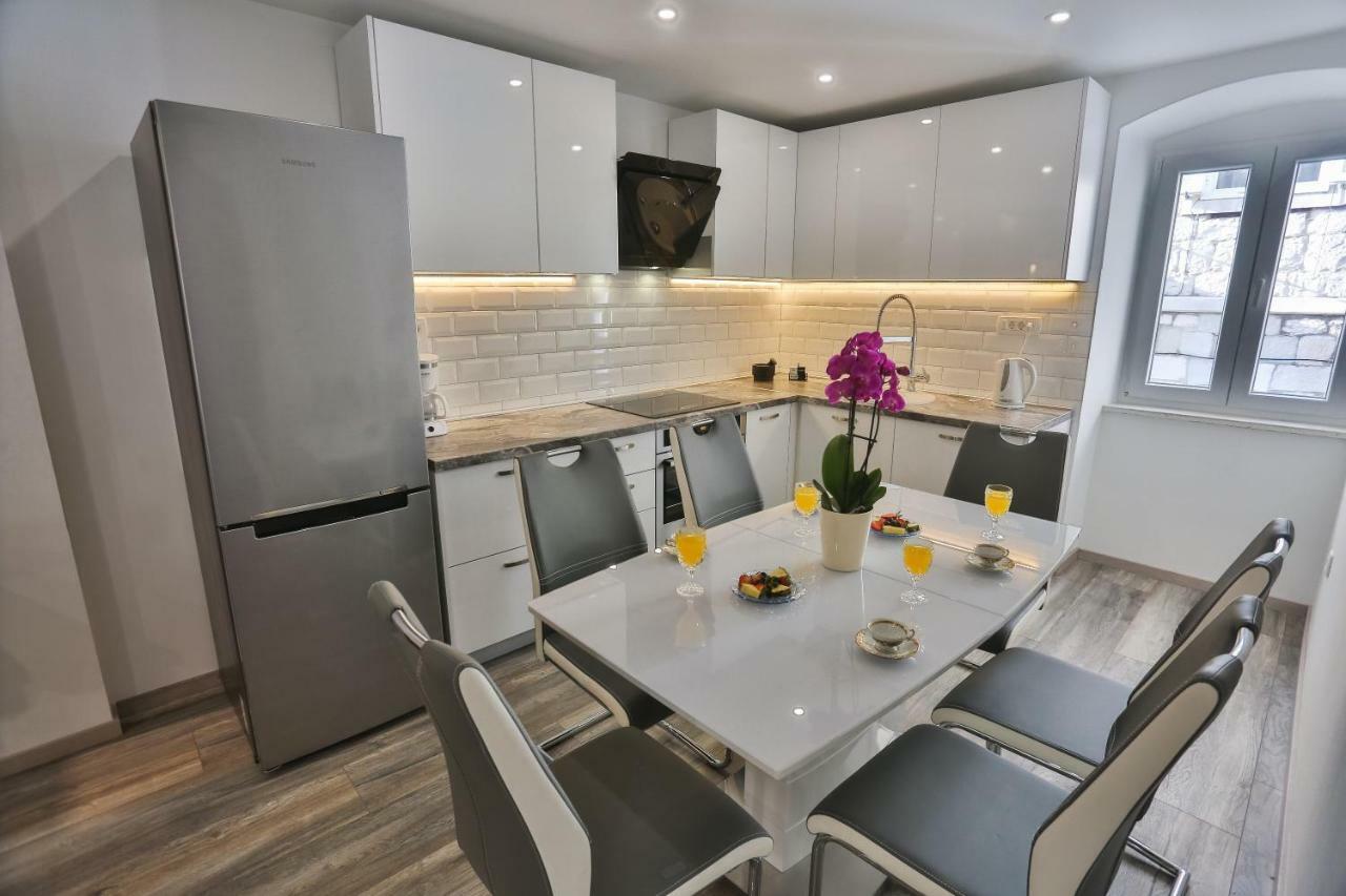 Luxury Apartment Lioness Split Exterior photo